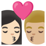 👩🏻‍❤️‍💋‍👨🏼 Berciuman Wanita dengan Pria Warna Kulit Cerah dengan Warna Kulit Cerah Sedang Google