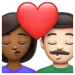 👩🏾‍❤️‍💋‍👨🏻 Berciuman Wanita dengan Pria Warna Kulit Gelap Sedang dengan Warna Kulit Cerah WhatsApp