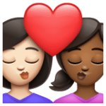 👩🏻‍❤️‍💋‍👩🏾 Berciuman Wanita dengan Wanita Warna Kulit Cerah dengan Warna Kulit Gelap Sedang WhatsApp