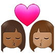 👩🏾‍❤️‍💋‍👩🏽 Berciuman Wanita dengan Wanita Warna Kulit Gelap Sedang dengan Warna Kulit Sedang Samsung