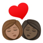 👩🏽‍❤️‍💋‍👩🏿 Berciuman Wanita dengan Wanita Warna Kulit Sedang dengan Warna Kulit Gelap JoyPixels